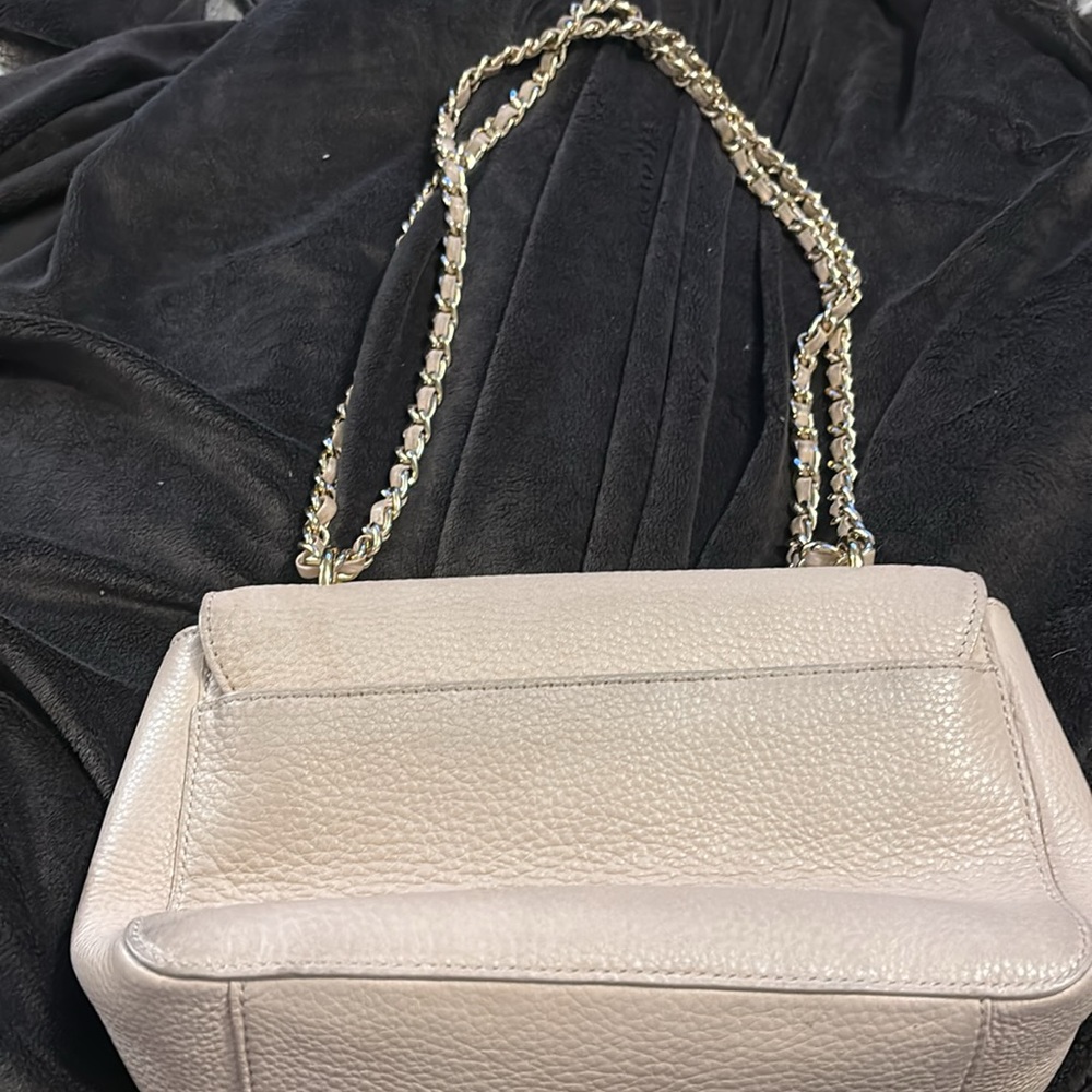 Tory Burch light pink pebbled leather crossbody bag - Picture 3 of 6